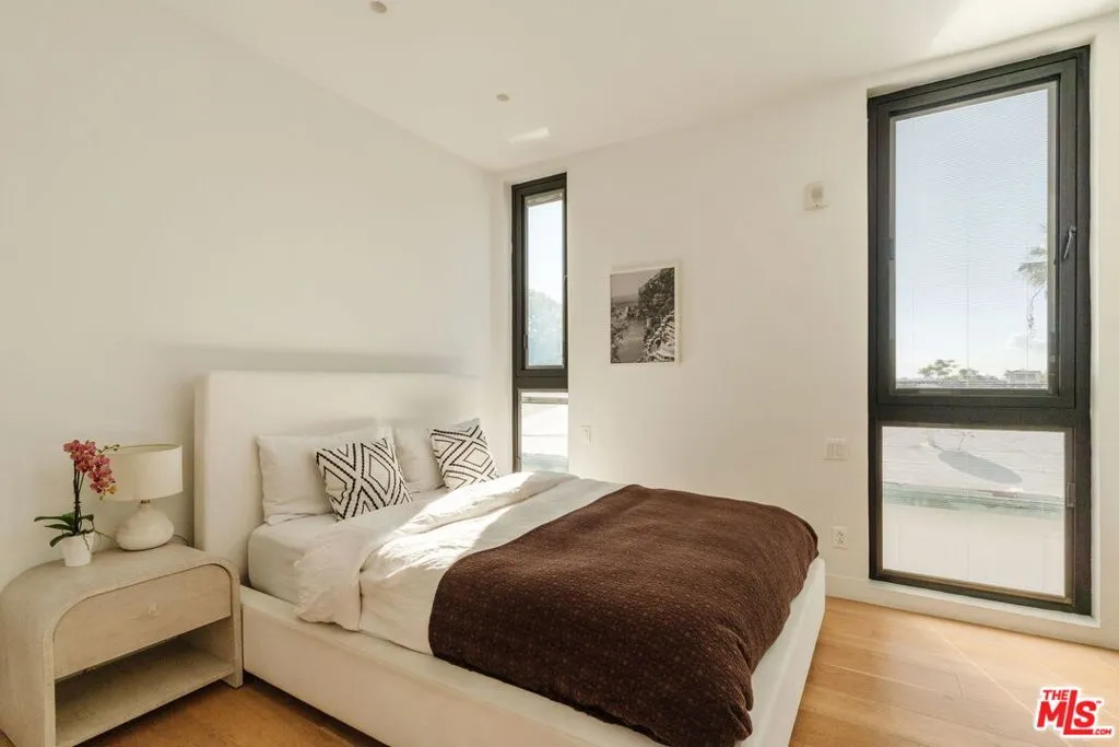 1253 N Sweetzer Avenue 6, West Hollywood, California 90069 home-pic-14